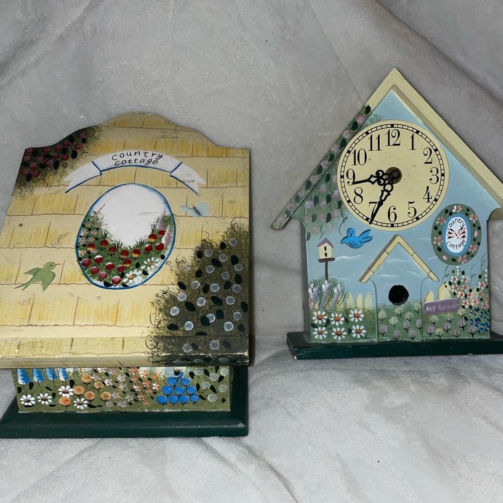 Vintage Storage box and clock